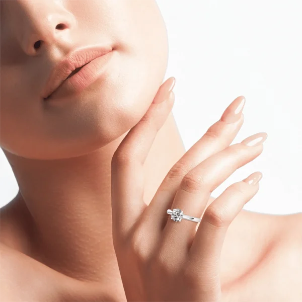 zenubia_schmuck_winterthur_zuerich_verlobungsringe_marie ld_wg_hand-1