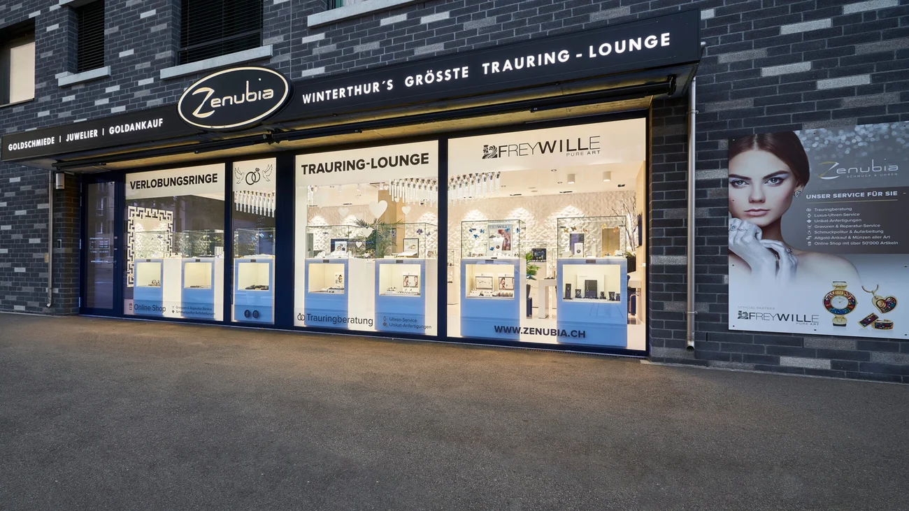 Hier in der Zenubia Ringmanufaktur beginnt Ihre persönliche Beratung: Sie können Ringe anprobieren, Designs entdecken und sich in Ruhe entscheiden.