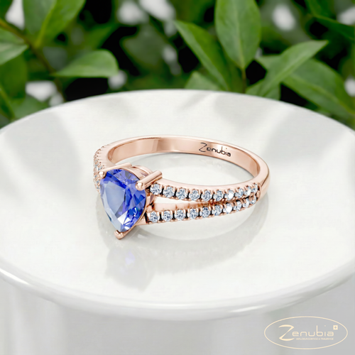 Florence_PodestNormalROSE_FLORENCE_Verlobungsring_Zenubia_Rosegold_Podest