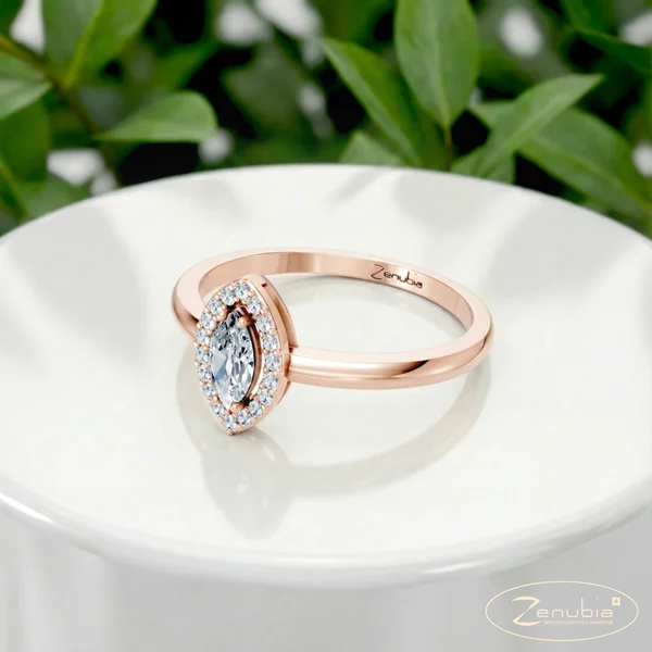 Leana_PodestNormalROSE_LEANA_Verlobungsring_Zenubia_Rosegold_Podest
