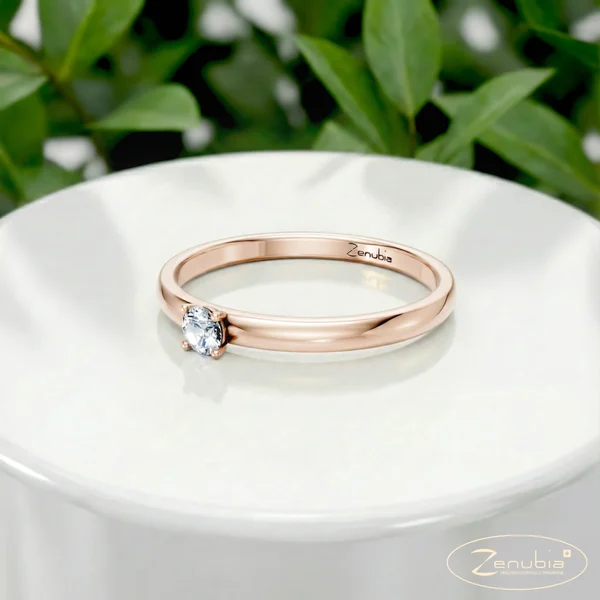 Lisa_PodestNormalROSE_LISA_Verlobungsring_Zenubia_Rosegold_Podest