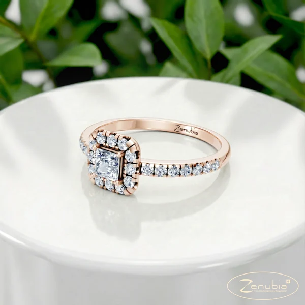 Madeleine_PodestNormalROSE_MADELEINE_Verlobungsring_Zenubia_Rosegold_Podest