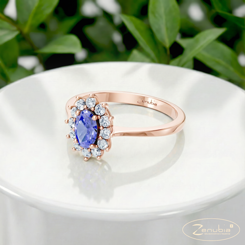 Masha_PodestNormalROSE_MASHA_Verlobungsring_Zenubia_Rosegold_Podest