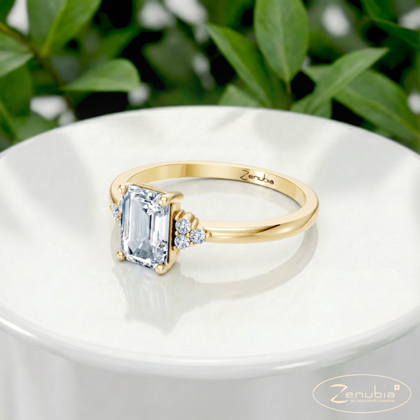 Patricia_PodestNormalGELB_PATRICIA_Verlobungsring_Zenubia_Gelbgold_Podest