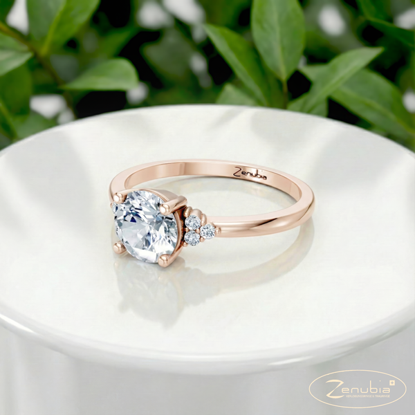 Pauletta_PodestNormalROSE_PAULETTA_Verlobungsring_Zenubia_Rosegold_Podest