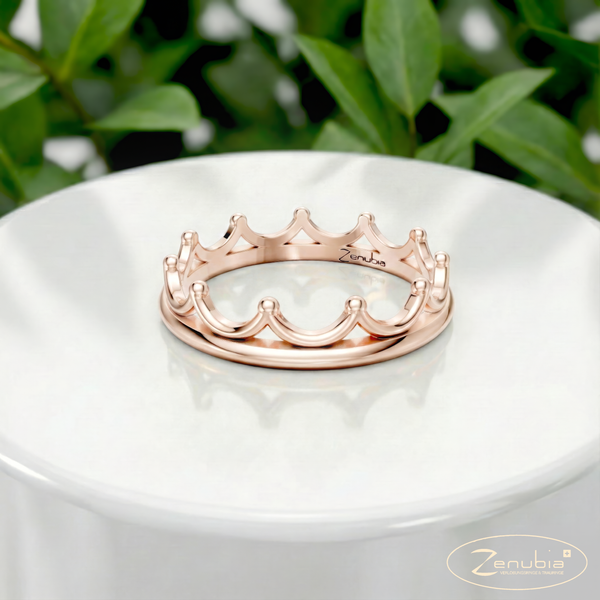 Ruby_PodestNormalROSE_RUBY_Verlobungsring_Zenubia_Rosegold_Podest