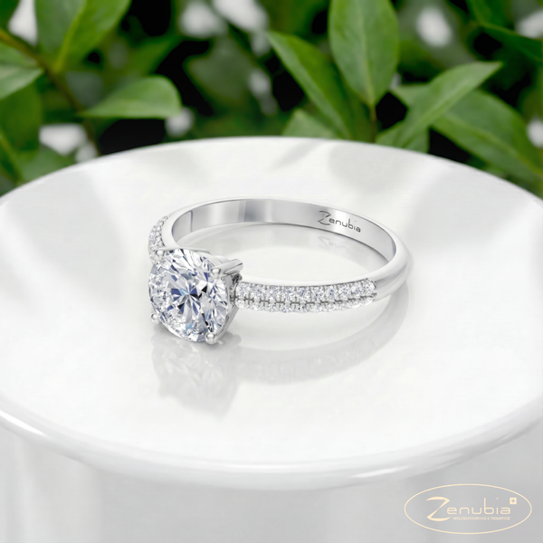 Stefania-LD_PodestLabgrownWEISS_STEFANIA_LD_Verlobungsring_Zenubia_Weissgold_Podest