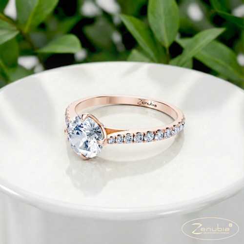 Suzana_PodestNormalROSE_SUZANA_Verlobungsring_Zenubia_Rosegold_Podest