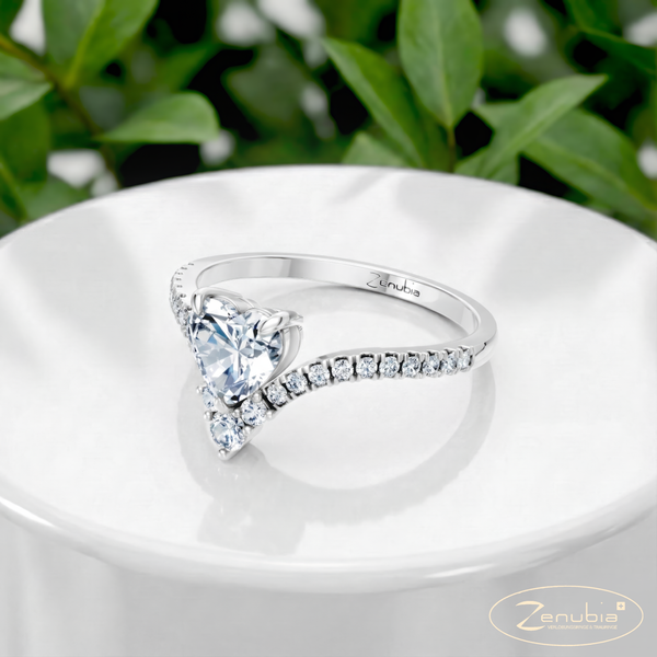 Zeena_PodestNormalPLATIN_ZEENA_Verlobungsring_Zenubia_Platin_Podest