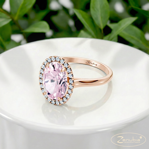 Zelia_PodestNormalROSE_ZELIA_Verlobungsring_Zenubia_Rosegold_Podest