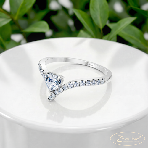 Zoey_PodestNormalPLATIN_ZOEY_Verlobungsring_Zenubia_Platin_Podest