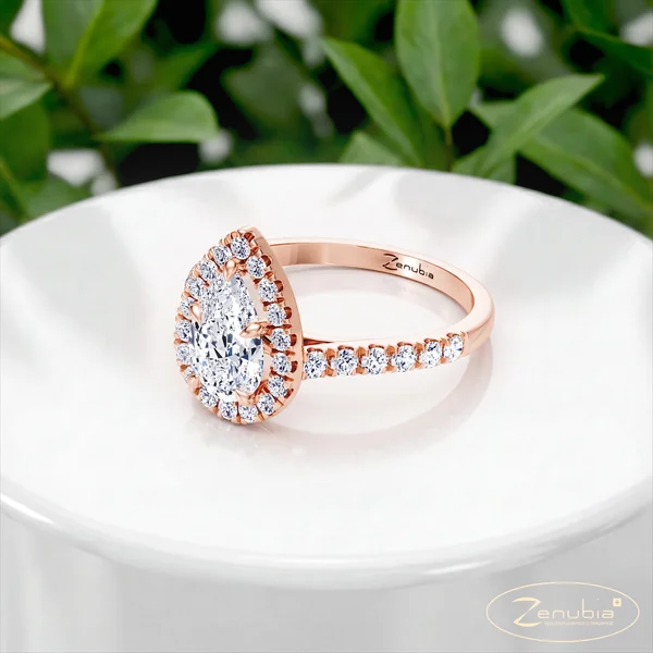 Ariana-LD_podium_Zenubia_Schmuck_Winterthur_Verlobungsring_Ariana_podium_0027